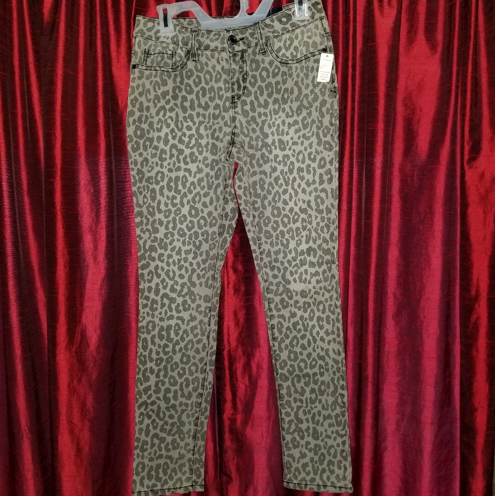 NWT LEOPARD PRINT JEANS